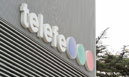 Un panelista de un programa de Telefe se irá del país. Un panelista de un programa de Telefe se irá del país.