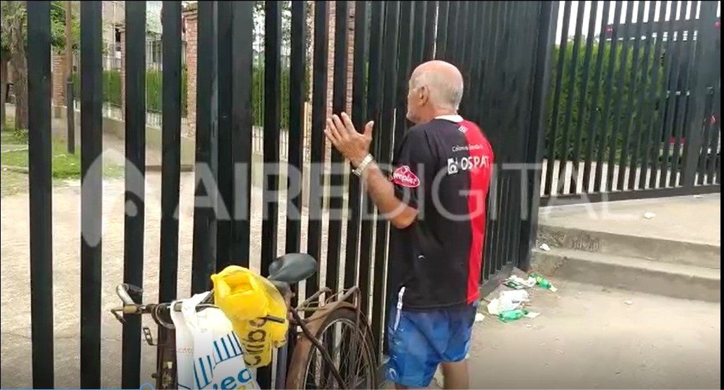 La pantalla gigante espera por los hinchas en el estadio Brigadier López