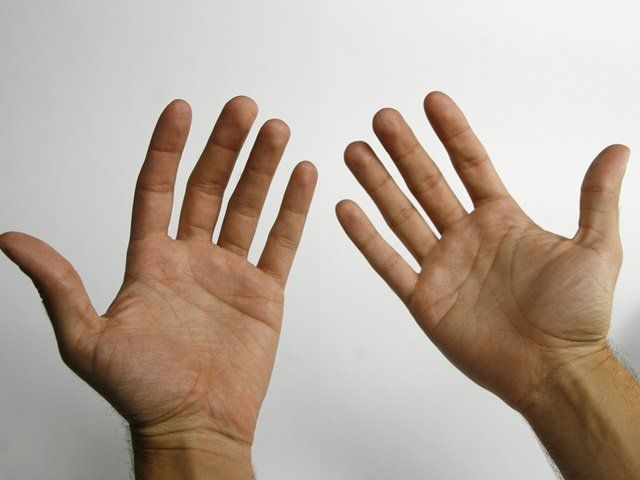 Señalan que la longitud de los dedos podrían revelar la orientación sexual