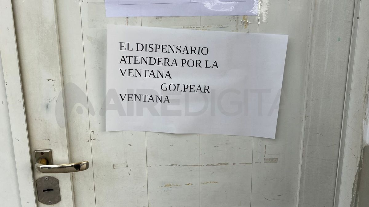Los profesionales advierten de la situación por medio de un cartel. Los profesionales advierten de la situación por medio de un cartel.