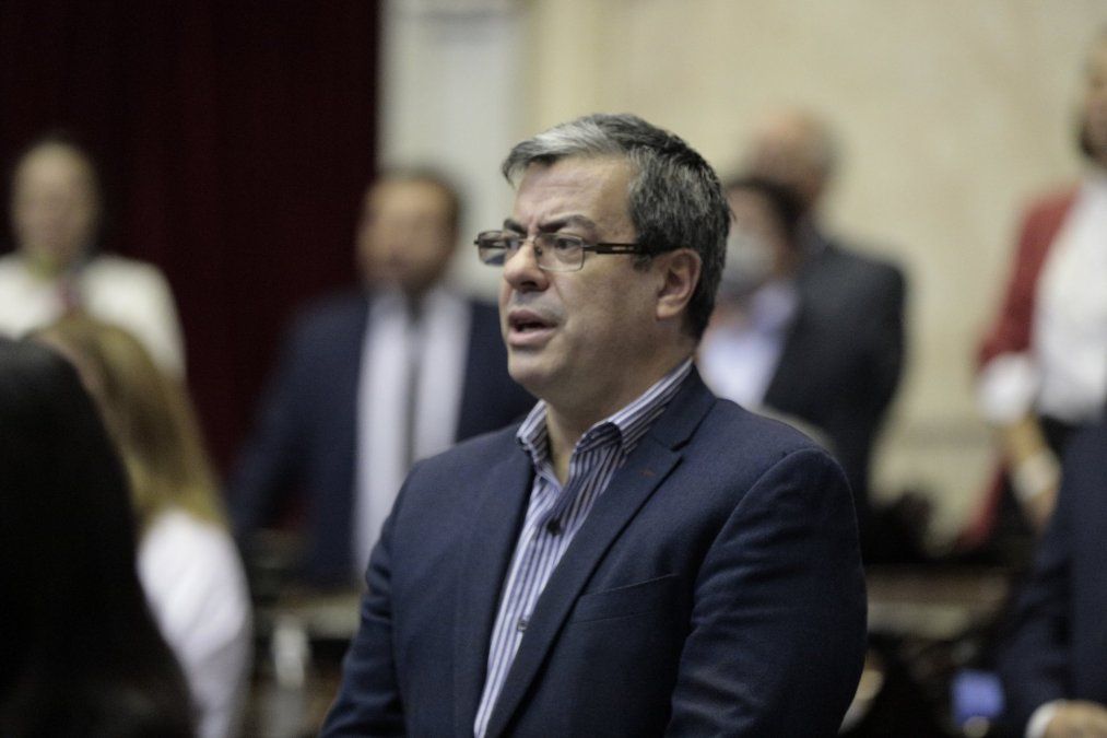 El actual presidente de bloque, Germán Martínez, lidera la lista de diputados nacionales del peronismo santafesino. El actual presidente de bloque, Germán Martínez, lidera la lista de diputados nacionales del peronismo santafesino.