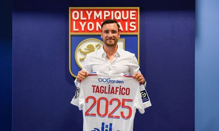 El ex Independiente y Banfield posó con su nueva camiseta y una leyenda Tagliafico 2025 en lo que será un nuevo paso en su carrera profesional, a tan solo cuatro meses para el Mundial de Qatar 2022, donde seguramente será parte del seleccionado nacional. El ex Independiente y Banfield posó con su nueva camiseta y una leyenda Tagliafico 2025 en lo que será un nuevo paso en su carrera profesional, a tan solo cuatro meses para el Mundial de Qatar 2022, donde seguramente será parte del seleccionado nacional.