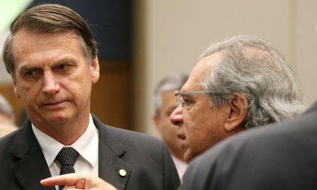 El presidente Jair Bolsonaro y el ministro de Economía Paulo Guedes, el piloto y el navegante de la economía brasileña. El presidente Jair Bolsonaro y el ministro de Economía Paulo Guedes, el piloto y el navegante de la economía brasileña.