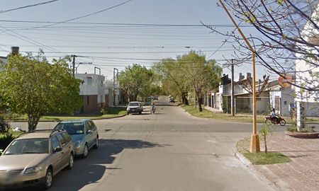 Se desactivó una fiesta clandestina en Sarmiento al 7500 este domingo a la madrugada en Santa Fe. Se desactivó una fiesta clandestina en Sarmiento al 7500 este domingo a la madrugada en Santa Fe.