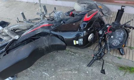 Una persona murió en el acto y otra fue trasladada a un hospital. Una persona murió en el acto y otra fue trasladada a un hospital.