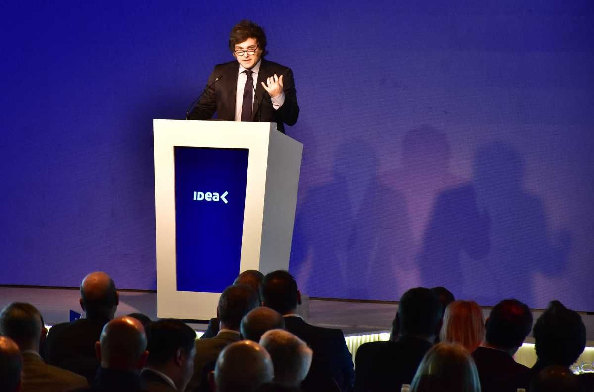 El presidente Javier Milei, durante el cierre del 60 Coloquio del Instituto para el Desarrollo Empresarial de la Argentina (IDEA) en la ciudad de Mar Del Plata.