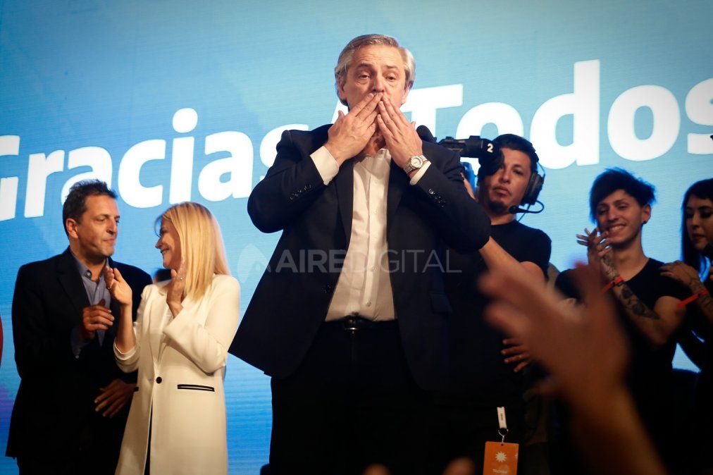 Así se vivió el triunfo electoral en el búnker del Frente de Todos en Buenos Aires