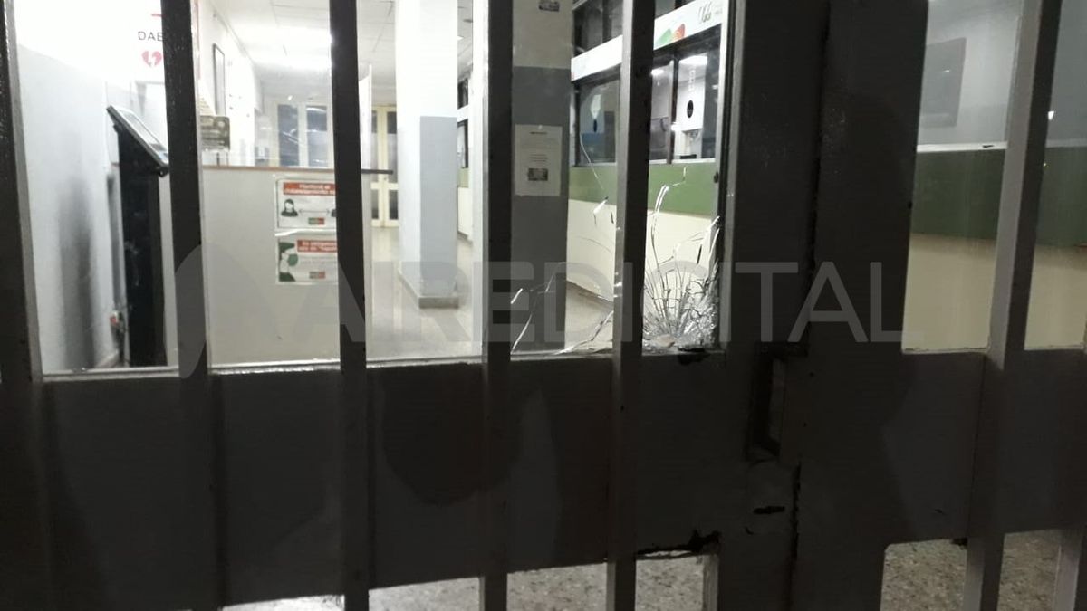 Se trabaja con las imágenes de las cámaras de videovigilancia del edificio para determinar quiénes fueron los autores de la balacera.