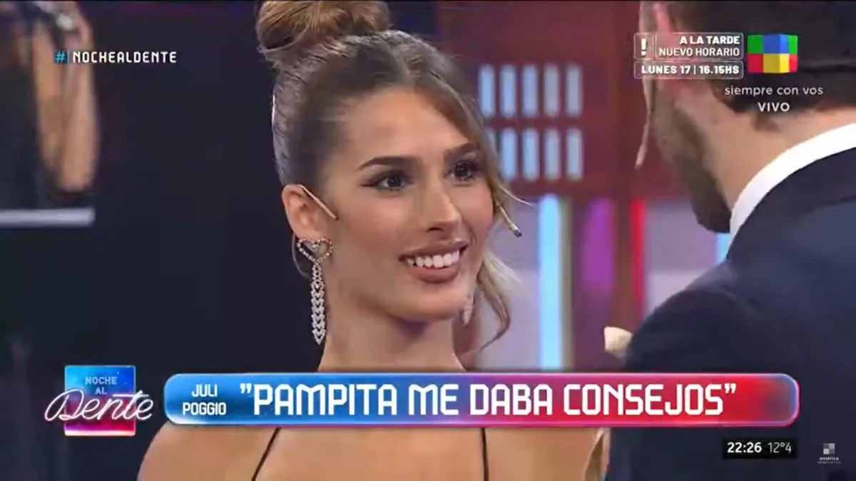 Julieta Poggio se cruzó con Pampita en los Martín Fierro 2023, quien le dio un impensado consejo. Julieta Poggio se cruzó con Pampita en los Martín Fierro 2023, quien le dio un impensado consejo.