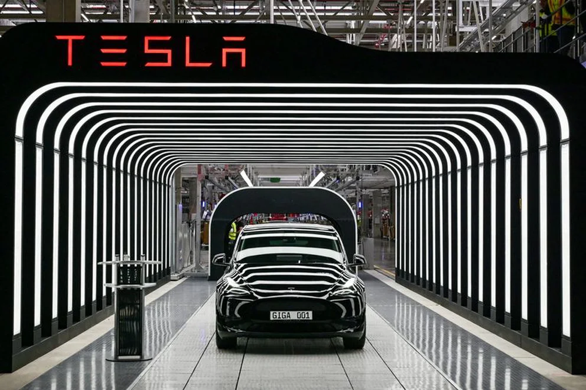 IMAGEN DE ARCHIVO. Automóviles Model Y se ven durante la ceremonia de apertura de la nueva Gigafábrica de la empresa de autos eléctricos en Grünheide, Alemania. Marzo 22, 2022. Patrick Pleul/Pool vía REUTERS