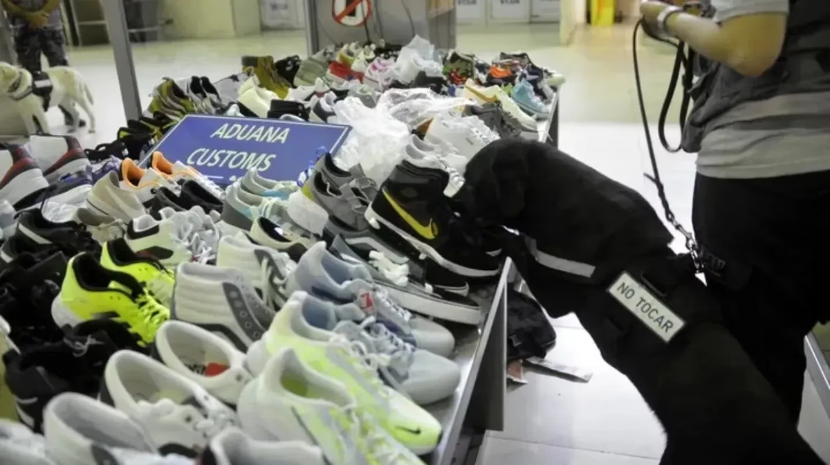 Contrabando en Ezeiza: aduana revisará el equipaje al salir y entrar al país en busca de irregularidades