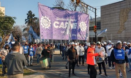 Los trabajadores de la carne solicitan una reunión con el ministro de Producción, Ciencia y Tecnología, Daniel Costamagna. Los trabajadores de la carne solicitan una reunión con el ministro de Producción, Ciencia y Tecnología, Daniel Costamagna.