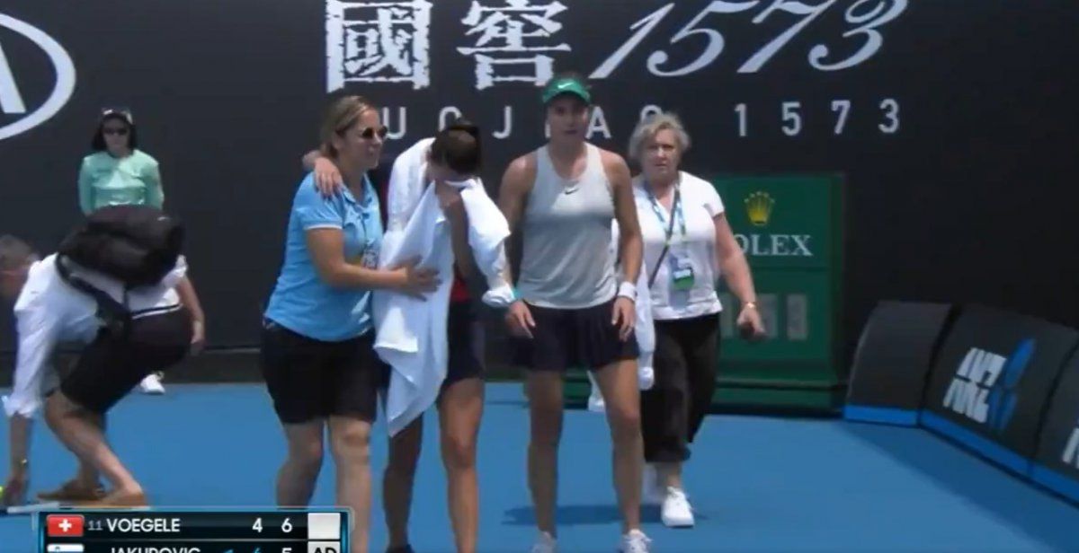 La eslovena Jakupovic debió abandonar un partido por el humo de Australia