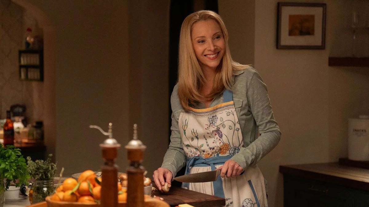 La serie de Netflix presenta a tres familias que compiten por comprar una mansión en Los Ángeles que esconde un pasado traumático. La serie de Netflix presenta a tres familias que compiten por comprar una mansión en Los Ángeles que esconde un pasado traumático.