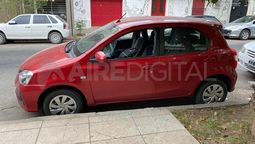 Ciudad de Santa Fe: rompieron un vidrio y robaron un equipo de mate del interior de un auto