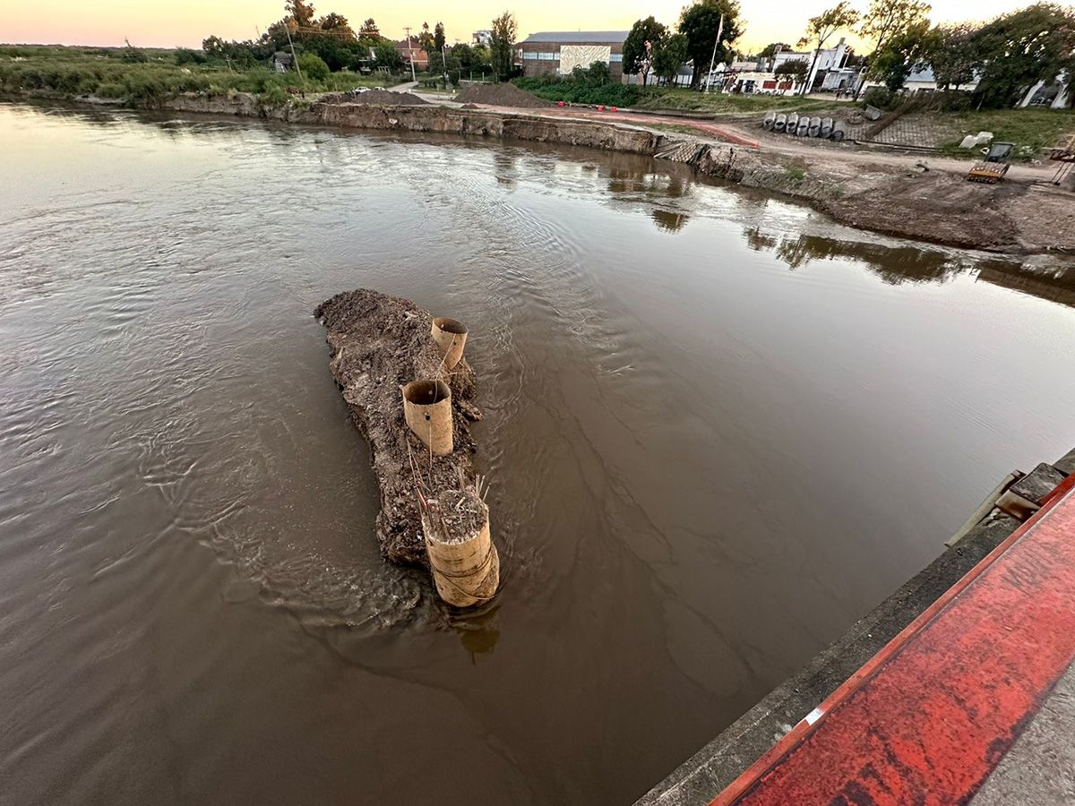 Vialidad Provincial desmintió problemas en la obra del nuevo puente Santa Fe - Santo Tomé por la crecida del río Salado. Vialidad Provincial desmintió problemas en la obra del nuevo puente Santa Fe - Santo Tomé por la crecida del río Salado.