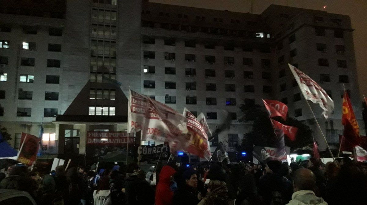 Dispusieron la libertad de 30 de los detenidos en Plaza de Mayo