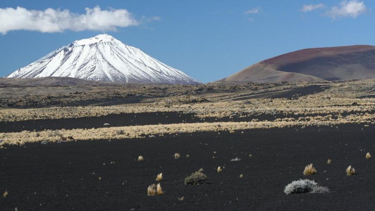 El circuito de volcanes de arena negra más impactante de Argentina.