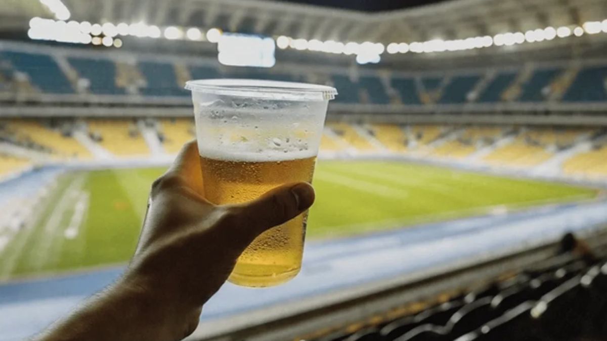 La Asociación Madres del Dolor repudió la prueba piloto que permitirá vender cerveza este sábado en el estadio de River Plate.