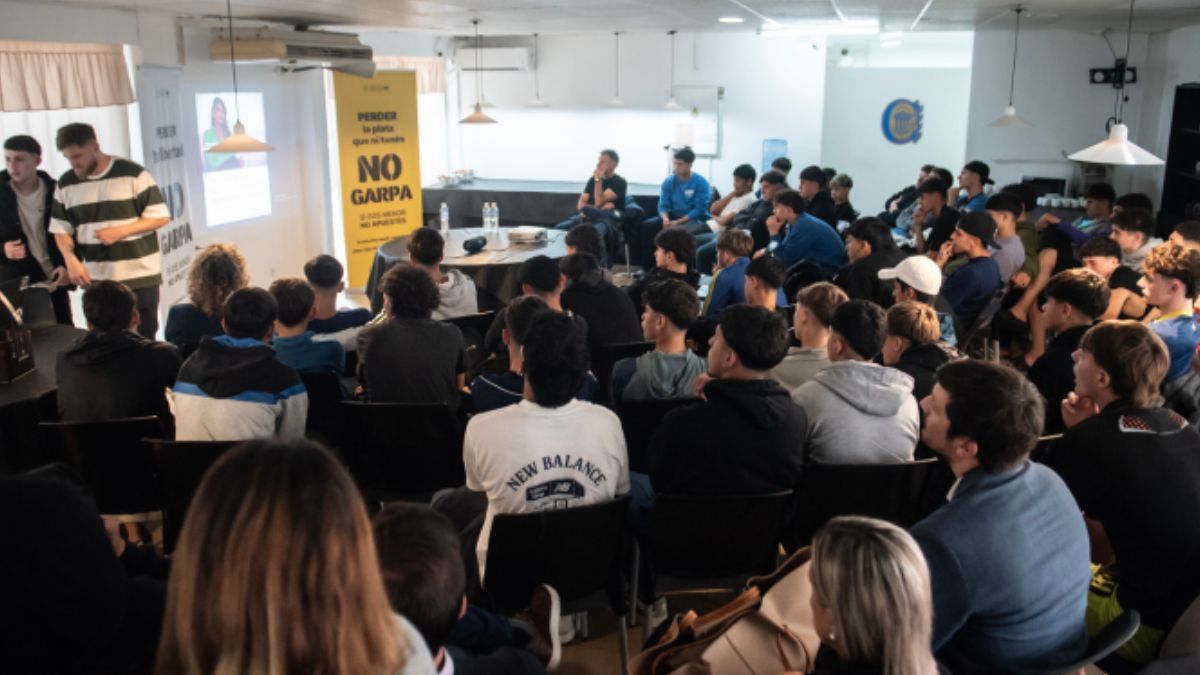 Se habló consumos problemáticos vinculados al juego y las consecuencias que estas prácticas pueden generar en el ámbito deportivo, familiar y social. Se habló consumos problemáticos vinculados al juego y las consecuencias que estas prácticas pueden generar en el ámbito deportivo, familiar y social.