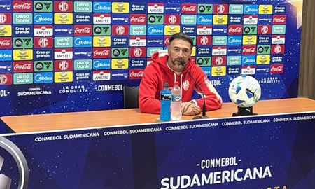 Kily González no ocultó su bronca tras la derrota de Unión: Me enferma que el equipo genera y no convierte y a la mínima que quedamos mal parados nos marcan. Kily González no ocultó su bronca tras la derrota de Unión: Me enferma que el equipo genera y no convierte y a la mínima que quedamos mal parados nos marcan.