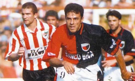 El Loco González llega a Santa Fe y para dar una mano a Colón. El Loco González llega a Santa Fe y para dar una mano a Colón.