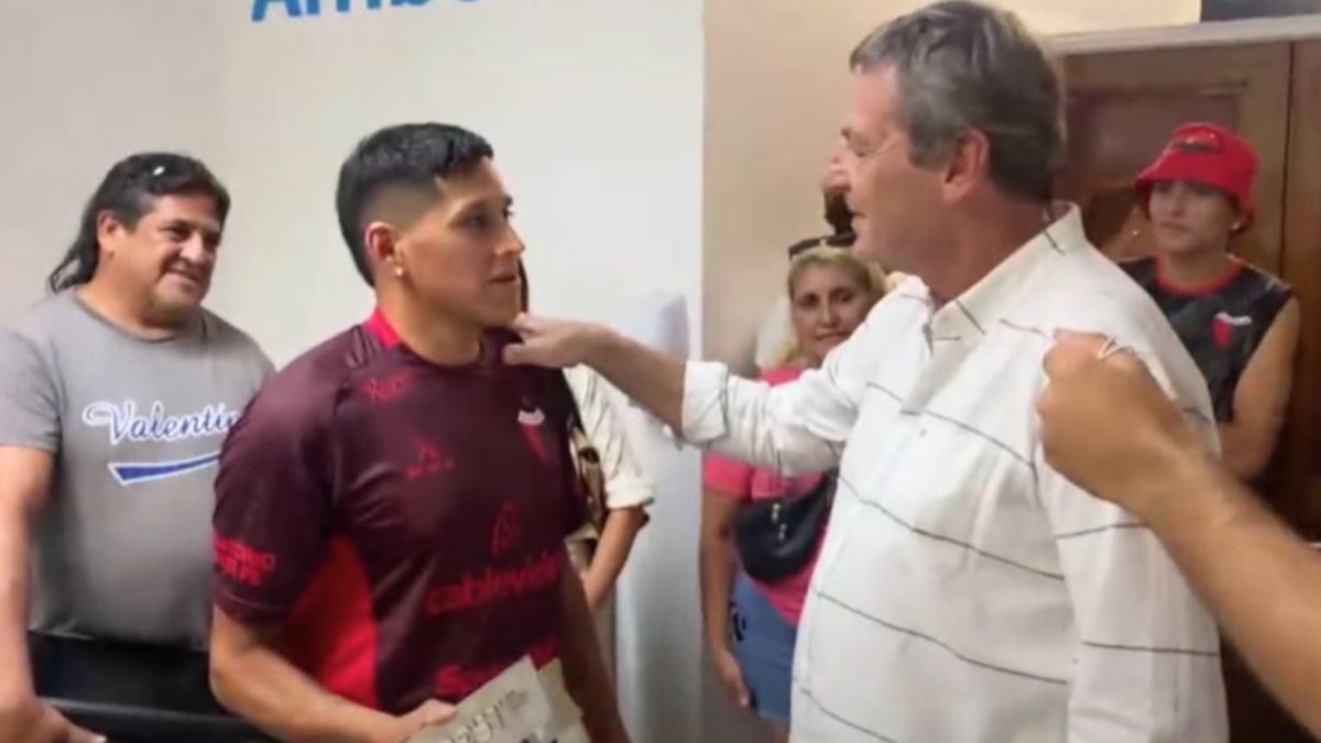 Víctor Godano recibiendo a Toto Iñíguez en el aeropuerto de Sauce Viejo. Víctor Godano recibiendo a Toto Iñíguez en el aeropuerto de Sauce Viejo.
