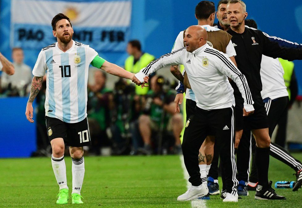 Lionel Messi y Jorge Sampaoli no se ven desde la culminación del Mundial de Rusia 2018, una competencia traumática para ambos, en el que el clima interno de la Selección Argentina derivó en una angustiosa clasificación a octavos de final y una triste eliminación en octavos a manos de Francia.