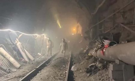 Un derrumbe ocurrido este jueves en una mina de la estatal Corporación Nacional del Cobre (Codelco) de Chile dejó un saldo de al menos un trabajador fallecido, cinco atrapados y nueve lesionados Un derrumbe ocurrido este jueves en una mina de la estatal Corporación Nacional del Cobre (Codelco) de Chile dejó un saldo de al menos un trabajador fallecido, cinco atrapados y nueve lesionados