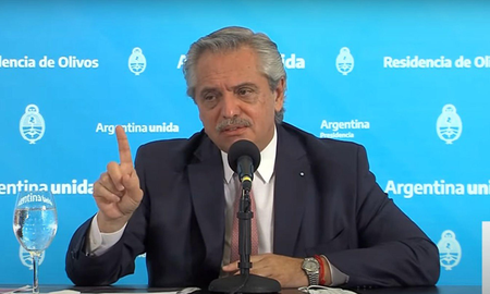Los famosos, indignados por el confinamiento estricto: Promestiste vacunas para diciembre, fundiste a medio país Los famosos, indignados por el confinamiento estricto: Promestiste vacunas para diciembre, fundiste a medio país
