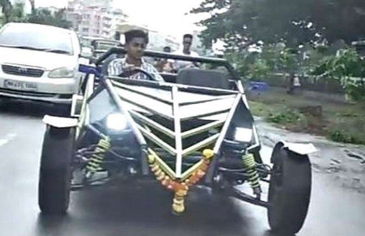 A los 19 años, hizo su propio auto mirando tutoriales en YouTube