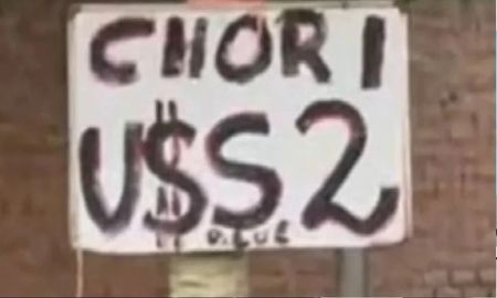 Es parrillero, se hartó de la inflación y dolarizó el choripán Es parrillero, se hartó de la inflación y dolarizó el choripán