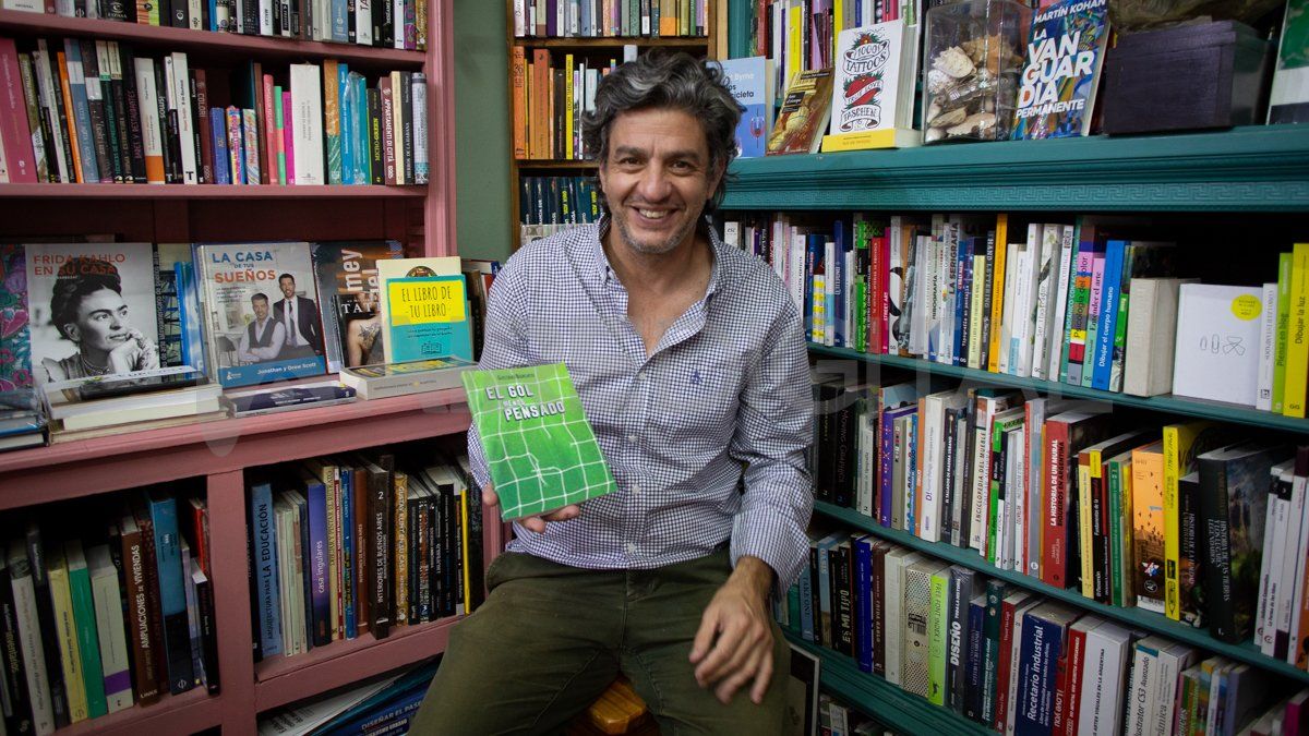 El relatos santafesino tiene 30 años de carrera en los medios de comunicación de Santa Fe. 