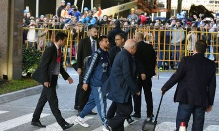 el gran gesto de messi en su llegada a uruguay el gran gesto de messi en su llegada a uruguay