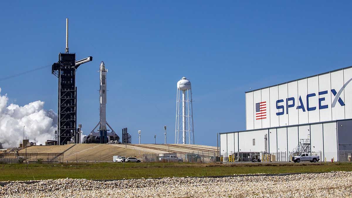 La Nasa y SpaceX lanzan este s&aacute;bado su primera misi&oacute;n conjunta con humanos al espacio.