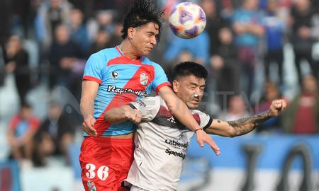 Colón visita a Arsenal en el cierre de la Liga Profesional. El Sabalero busca una victoria para calmar un poco el clima del club. Colón visita a Arsenal en el cierre de la Liga Profesional. El Sabalero busca una victoria para calmar un poco el clima del club.
