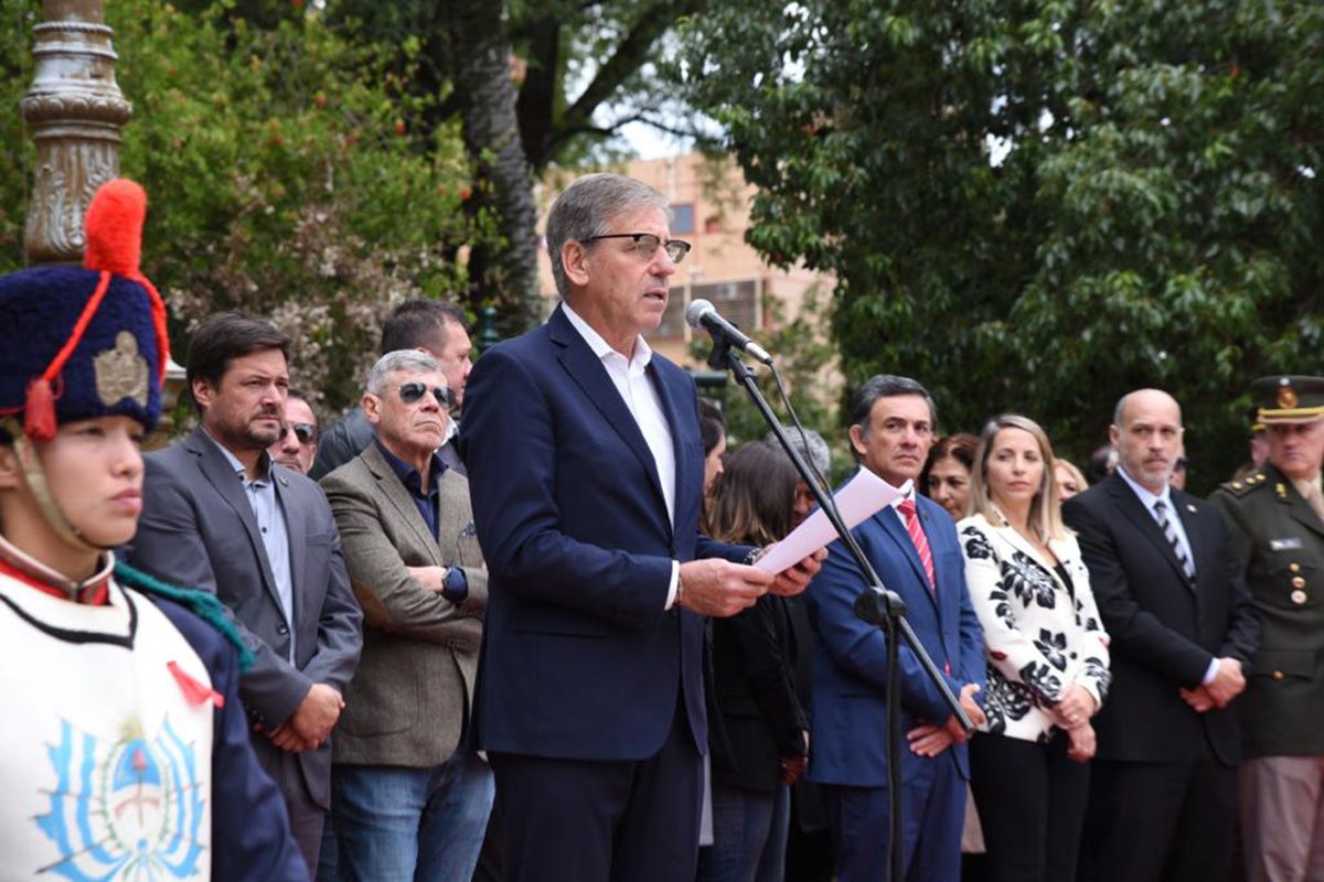 La ceremonia en conmemoración por los 170 años de la sanción de la Constitución Nacional se realizó en la plaza Ramírez de Concepción del Uruguay.