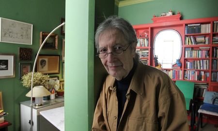 Nacido el 29 de marzo de 1943, se recibió en la UBA, y fue profesor de Filosofía. Nacido el 29 de marzo de 1943, se recibió en la UBA, y fue profesor de Filosofía.