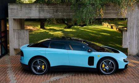 El primer coche totalmente eléctrico de Ferrari, el Luce, en esta imagen obtenida por Reuters el 25 de mayo de 2026, tras la presentación del modelo por parte del fabricante de coches deportivos de lujo.