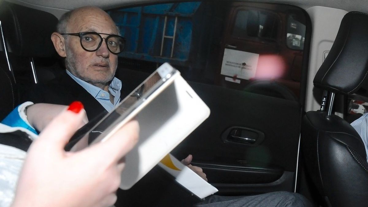 Operaron a Héctor Timerman de los pulmones