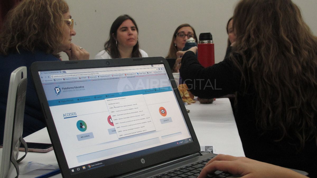 La escuela virtual santafesina que sigue dando clases pese al coronavirus y pone a disposición sus contenidos digitales