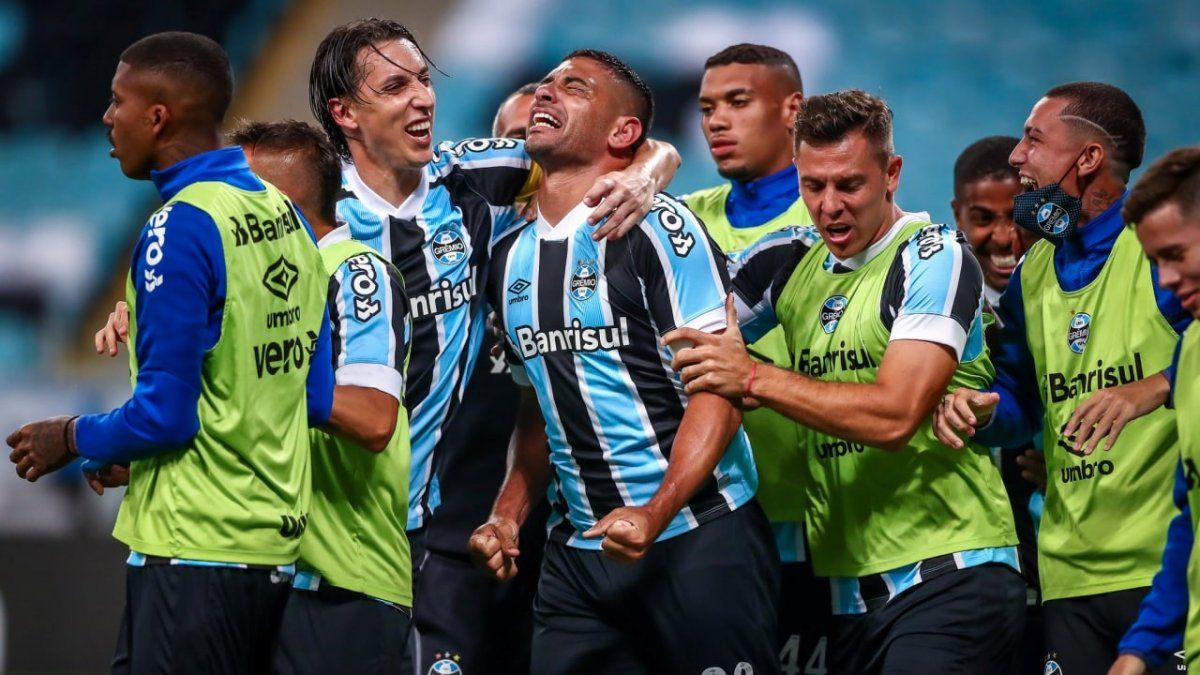 El Gremio de Porto Alegre recibe al campeón de Brasil