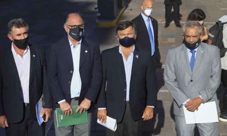 La Mesa de Enlace advirtió sobre las consecuencias del cierre a las exportaciones de carne vacuna. La Mesa de Enlace advirtió sobre las consecuencias del cierre a las exportaciones de carne vacuna.
