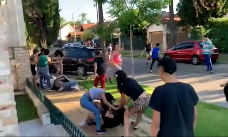Batalla campal entre alumnos y padres de un colegio de El Palomar.