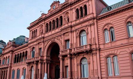 Algunos gobernadores asistirán a la reunión en Casa Rosada, otros lo harán de forma virtual. Algunos gobernadores asistirán a la reunión en Casa Rosada, otros lo harán de forma virtual.