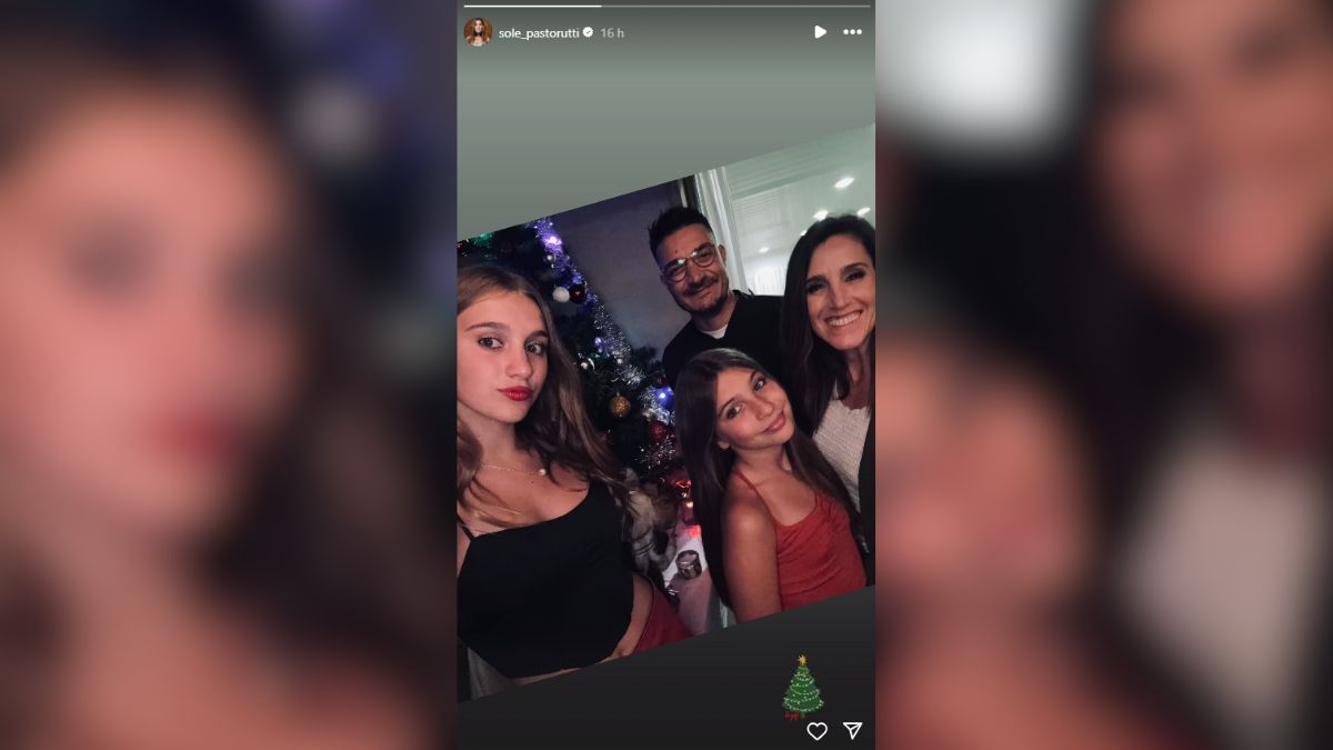 Soledad Pastorutti festejó la Navidad junto a su familia. Soledad Pastorutti festejó la Navidad junto a su familia.