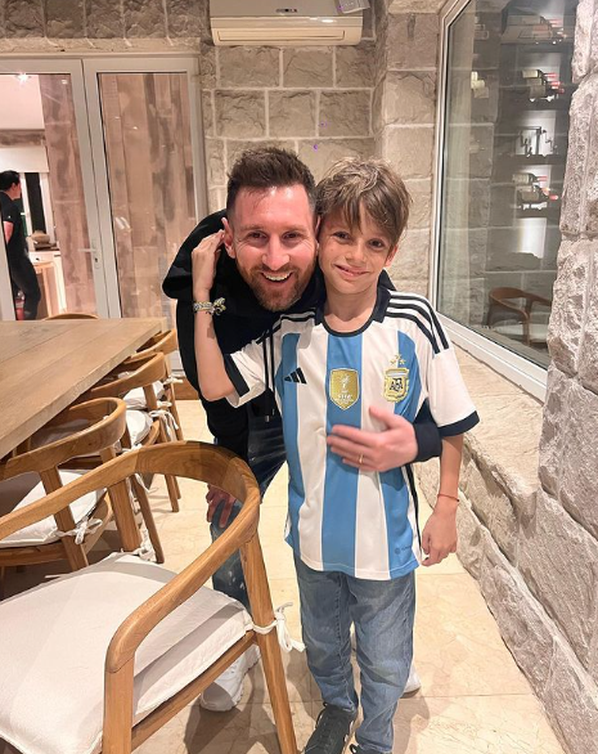 Lionel Messi fue una de las celebridades que visitó la casa de Marcelo Tinelli. Lionel Messi fue una de las celebridades que visitó la casa de Marcelo Tinelli.