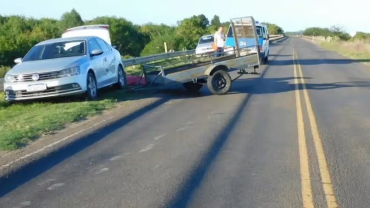 Un tráiler se soltó en medio de la ruta y terminó con la vida de una mujer en&nbsp;Gualeguaychú.