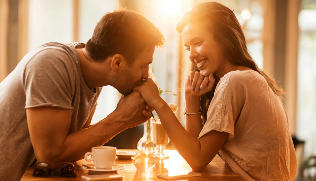 Son los más enamoradizos del zodíaco, estos signos viven pensando en el amor Son los más enamoradizos del zodíaco, estos signos viven pensando en el amor