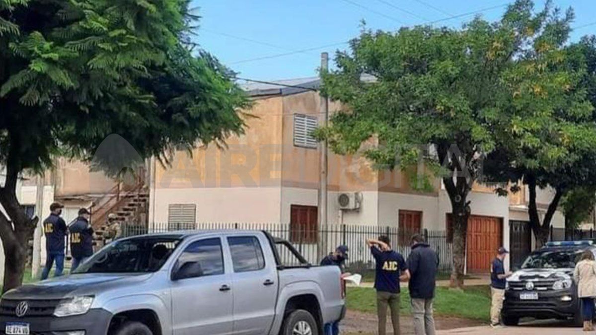 Desde horas de la mañana de este lunes se llevan a cabo una serie de allanamientos por comercialización de estupefacientes.